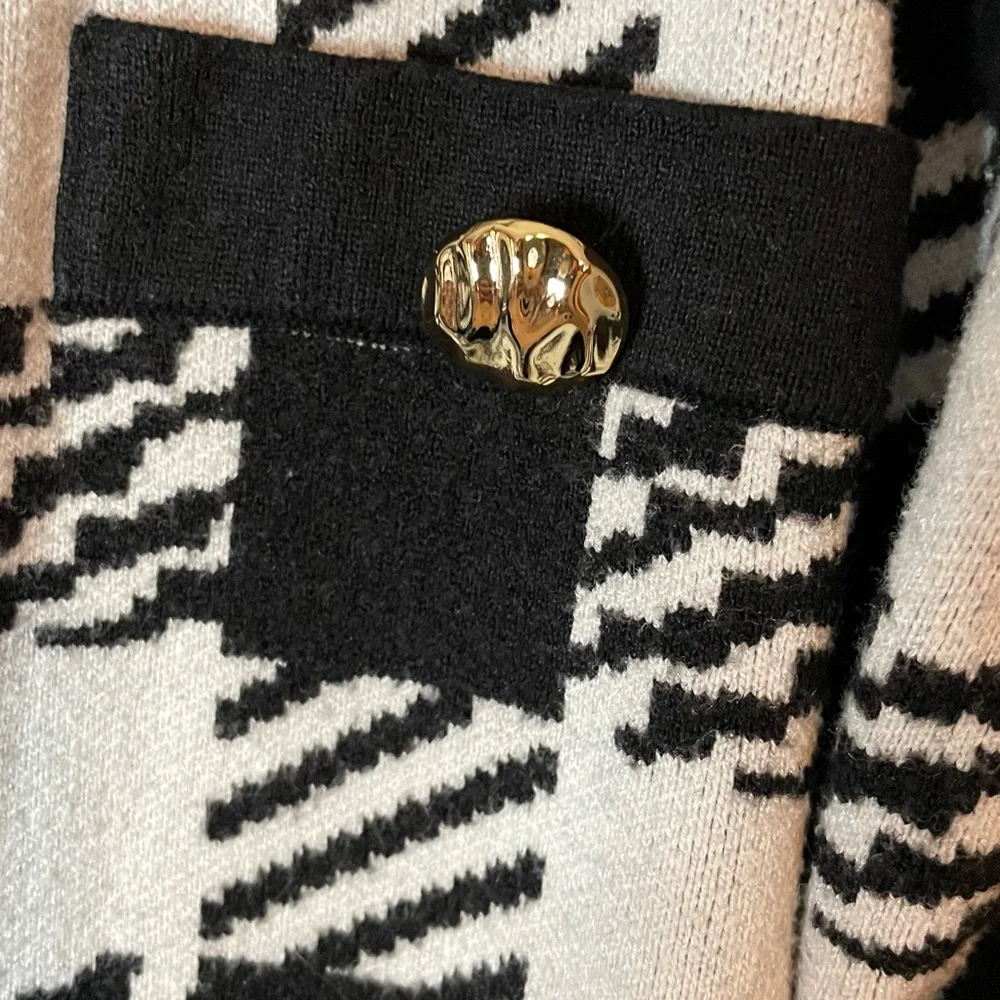 Philosophy Black and White Houndstooth Cardigan with Gold Buttons Size‎ Small
